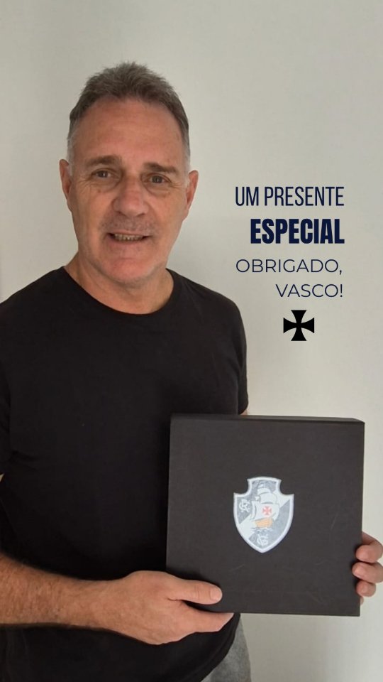 carlos-germano-ganha-camisa-em-homenagem-ao-cirio-de-nazare;-veja-video