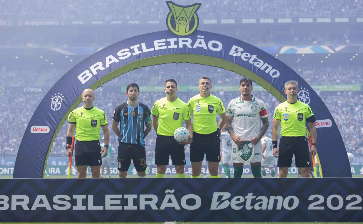 gremio-acerta-carona-com-o-palmeiras-em-operacao-logistica-para-ter-villasanti-contra-o-remo
