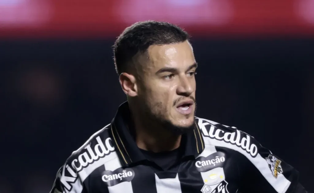 analise:-coutinho-deixa-boa-impressao-em-estreia-pelo-santos-e-pode-ajudar-muito-no-brasileirao