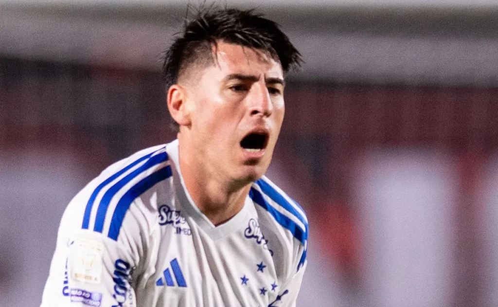 opiniao:-cruzeiro-deveria-renovar-com-zagueiro-villalba,-pois-argentino-e-peca-importante