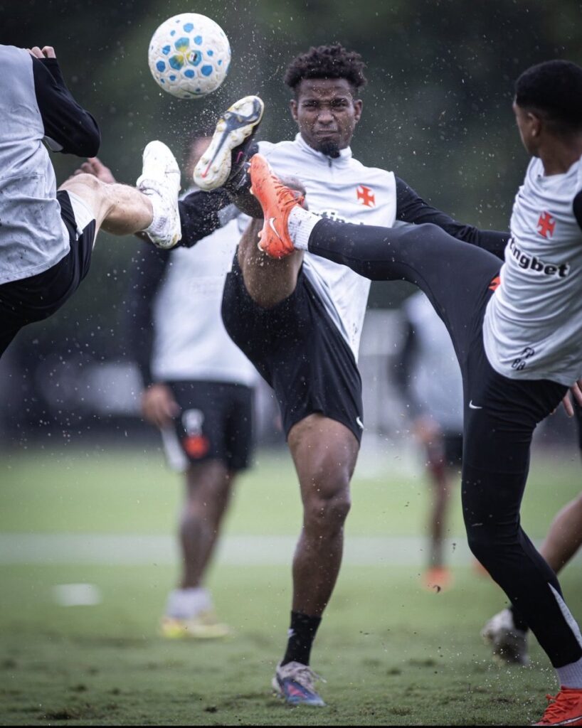 thiago-mendes-posta-foto-no-treino;-veja