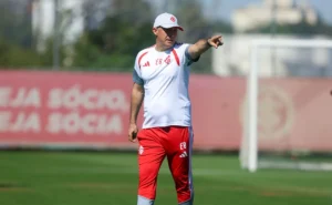 com-eduardo-baptista,-semana-pode-definir-se-o-inter-fica-ou-cai-para-a-serie-b