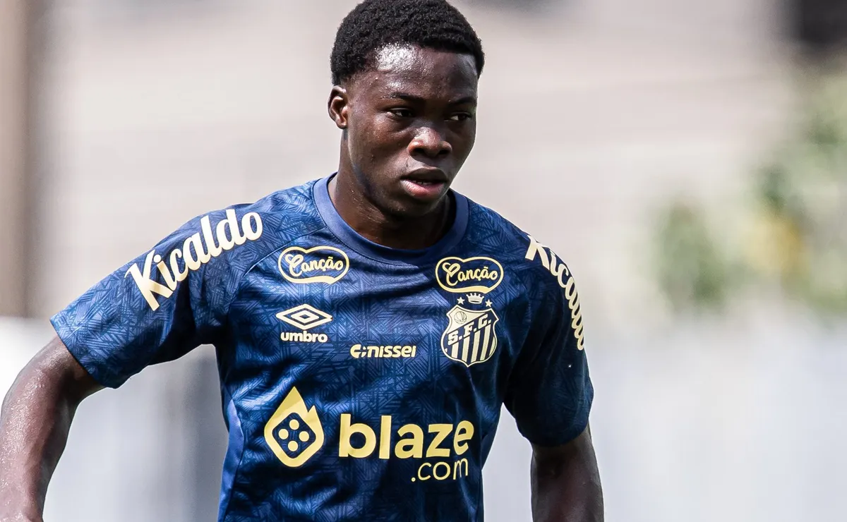 opiniao:-coulibaly-se-destaca-na-base-do-santos-e-ja-merece-ganhar-oportunidades-no-profissional