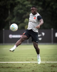 marino-treinou-como-titular-e-deve-comecar-o-jogo-contra-o-botafogo