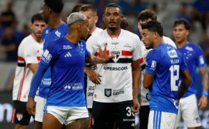 sao-paulo-repete-erros,-faz-jogo-pessimo-e-precisa-olhar-para-o-z-4