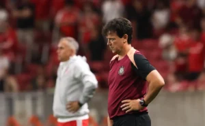 corinthians-demite-fernando-diniz-apos-derrota-para-o-internacional-no-brasileirao
