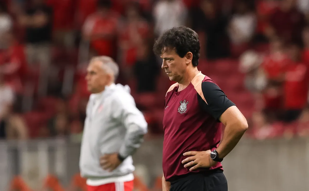 corinthians-demite-fernando-diniz-apos-derrota-para-o-internacional-no-brasileirao