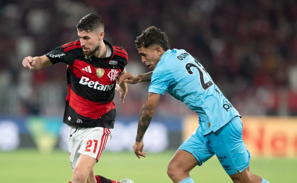 santos-x-flamengo:-analise-expoe-“calcanhar-de-aquiles”-de-cuca-que-pode-benificiar-o-crf