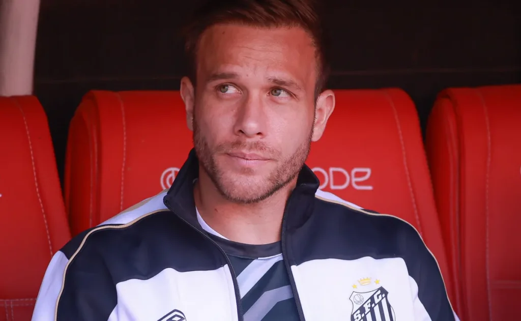 arthur-vira-desfalque-no-santos-e-so-deve-voltar-nas-ultimas-quatro-rodadas-do-brasileirao