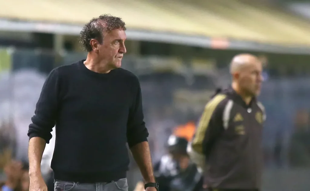 cuca-elogia-time-de-leonardo-jardim-em-coletiva:-“flamengo-e-uma-bela-equipe”