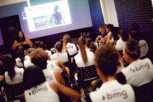 feminino:-elenco-do-vasco-participou-de-treinamento-de-mindfulness-com-psicologa-da-cbf
