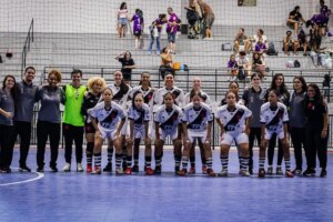 futsal-feminino-base:-vasco-vence-o-mostarda-nerd-por-9-a-0-e-vai-a-semifinal-do-carioca-sub-17