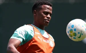 arias-redesenha-o-esquema-do-ataque,-mas-palmeiras-encara-dilema-tatico-no-derby