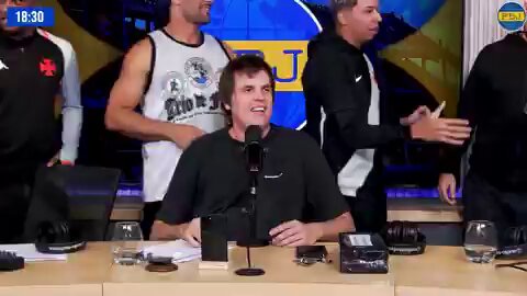 vascainos-‘invadem’-transmissao-de-programa-do-boca-juniors-na-argentina;-veja-video