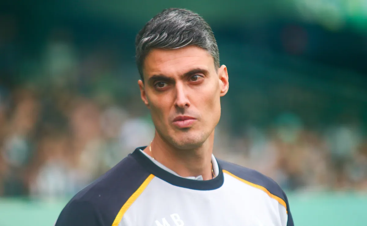 matheus-bachi-avalia-inicio-de-trabalho-no-botafogo-e-destaca-evolucao-apos-empate
