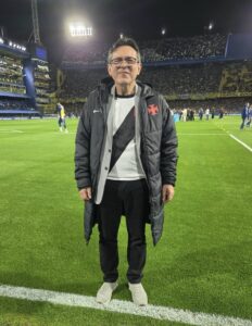 mario-junqueira-esta-no-gramado-da-bombonera;-veja-foto