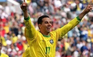 euller-relembra-duelo-contra-o-boca-em-2001-e-confia-em-revanche-do-vasco-na-sul-americana