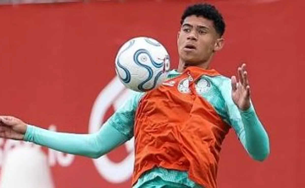 luis-pacheco-completa-um-ano-no-profissional-e-pode-ajudar-o-palmeiras-na-libertadores