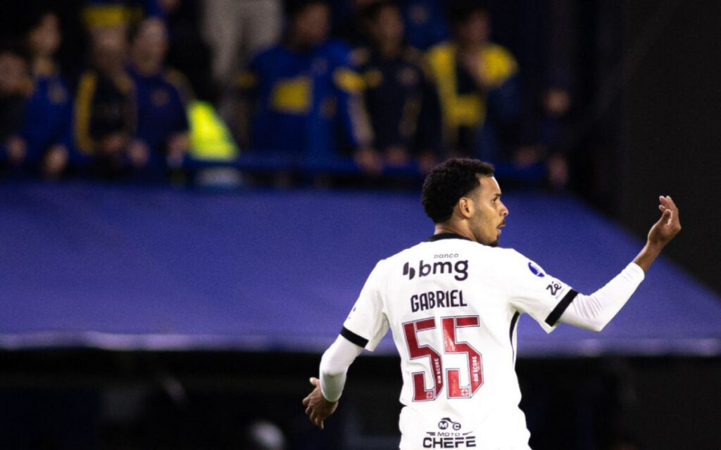 gabriel-pereira-comemora-estreia-pelo-vasco-em-vitoria-sobre-o-boca-juniors