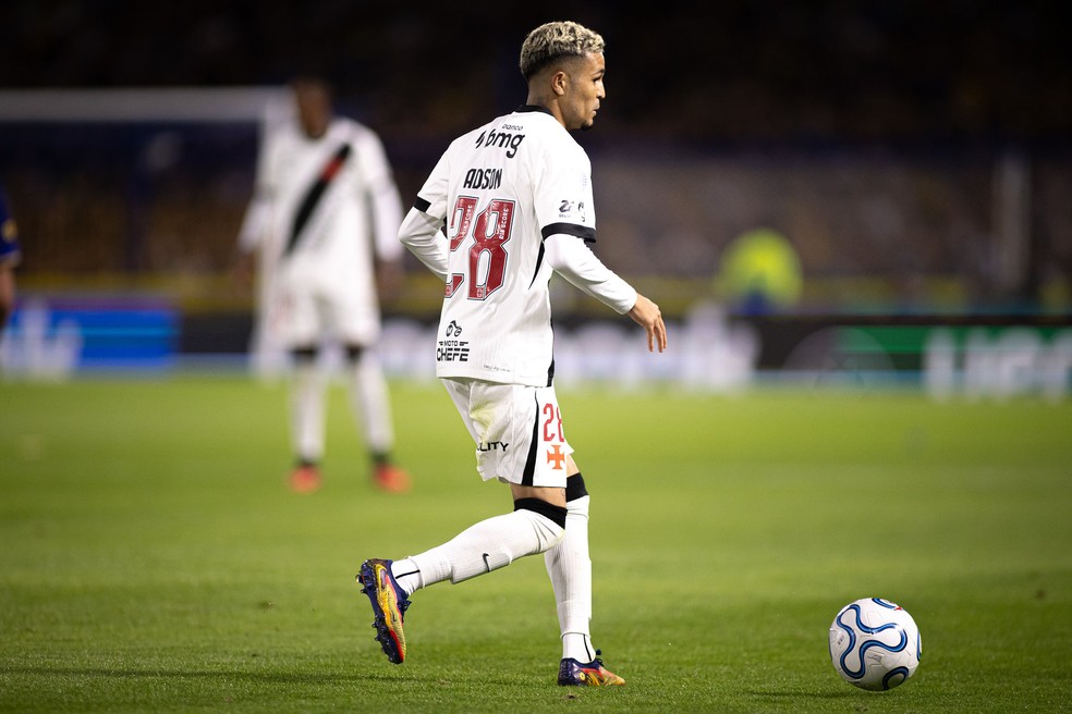 adson-aparece-como-protagonista-da-campanha-do-vasco-na-sul-americana