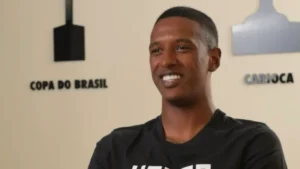 revelado-pelo-corinthians,-robert-renan-diz-que-gostaria-de-ser-um-cria-da-colina