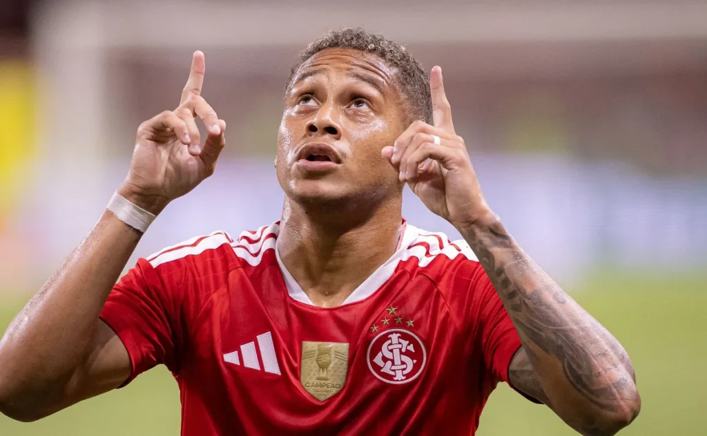 internacional-perde-vitinho-e-villagra-apos-3o-cartao-amarelo-em-derrota-para-o-mirassol