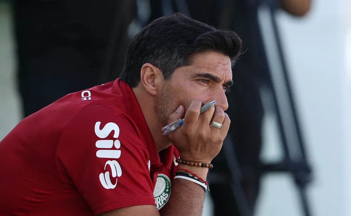 analise:-abel-muda-o-palmeiras-e-desfalques-obrigam-uma-reviravolta-tatica-contra-o-athletico-pr