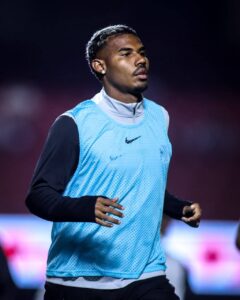 vasco-posta-fotos-do-aquecimento-dos-jogadores;-veja