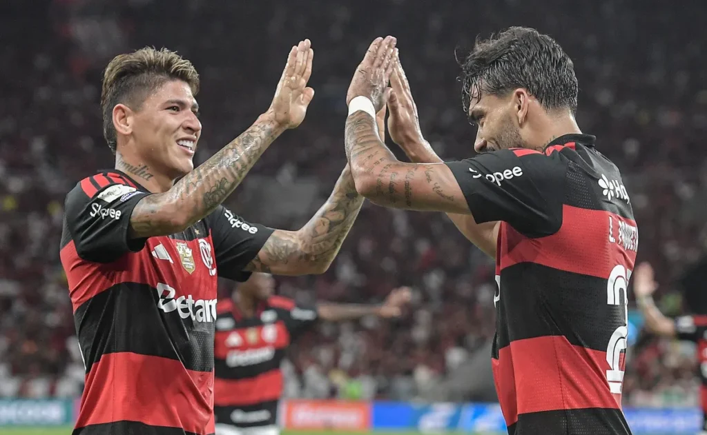 carrascal-e-determinante-para-garantir-lideranca-do-flamengo-no-campeonato-brasileiro