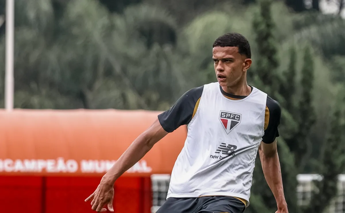 sao-paulo:-dorival-gosta-de-osorio,-mas-zagueiro-passa-por-periodo-de-preservacao-apos-expulsao
