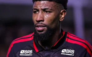 emerson-royal-explica-mudanca-de-posicao-no-flamengo-contra-o-bahia-no-brasileiro