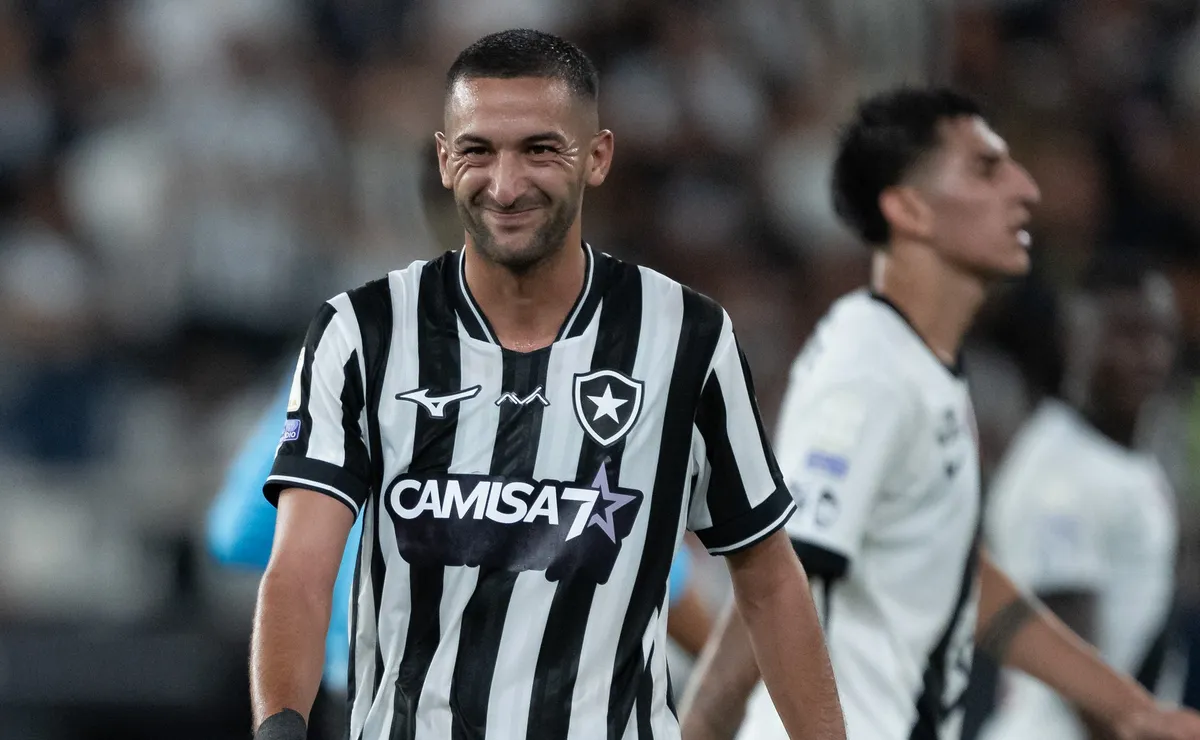 ziyech-ganha-confianca-de-tite-no-botafogo-e-recebe-elogios-de-alex-telles
