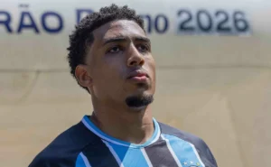wallace-garante-retorno-na-zaga-do-gremio-para-decisao-contra-o-coritiba-no-couto-pereira