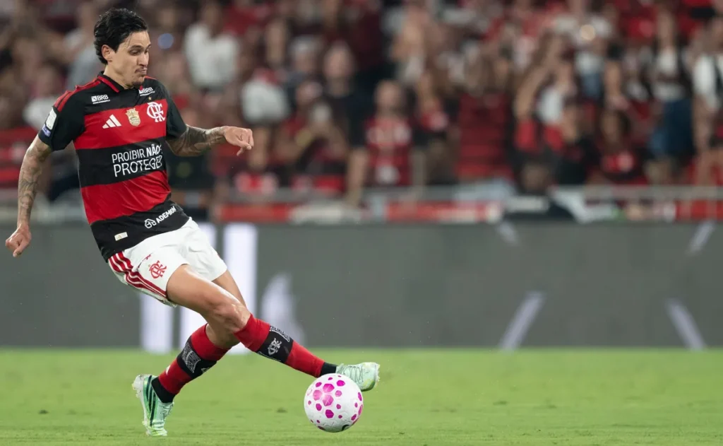 flamengo-monta-forca-tarefa-para-ter-gramado-do-maracana-em-boas-condicoes