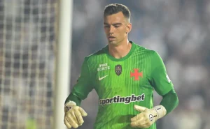 pedro-emanuel-defende-leo-jardim-apos-falha-e-exalta-campanha-do-vasco-nas-competicoes