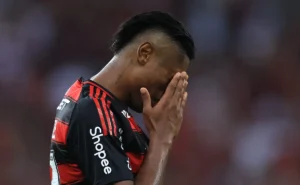 bruno-henrique-se-posiciona-apos-eliminacao-do-flamengo-na-libertadores:-“dificil-falar”