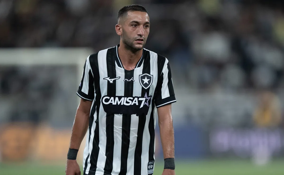 antes-de-chegar-ao-botafogo,-hakim-ziyech-foi-indicado-por-memphis-depay-ao-corinthians