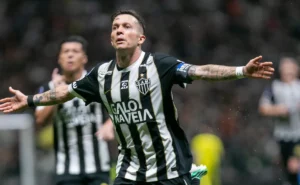 bernard-projeta-duelo-dificil-contra-flamengo-e-destaca-objetivo-do-atletico-mg-no-brasileirao