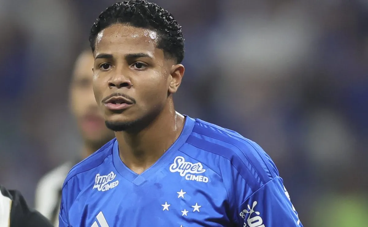 artur-jorge-fica-na-bronca-com-wesley-e-irritacao-do-treinador-e-flagrada-em-cruzeiro-x-remo