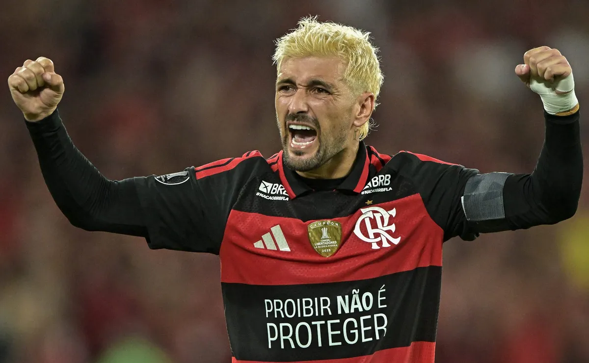 arrascaeta-pede-apoio-da-torcida-contra-o-atletico-mg-apos-eliminacao-na-libertadores