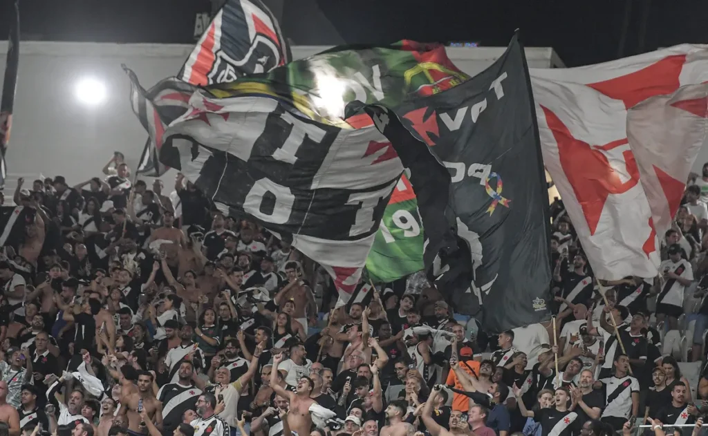 vasco-abre-mao-de-limitar-torcida-do-flamengo-e-define-divisao-de-ingressos-para-o-classico