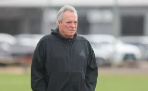 abel-braga-pede-“sejam-voces”-ao-elenco-do-inter-no-vestiario-antes-do-3-a-0-sobre-o-botafogo