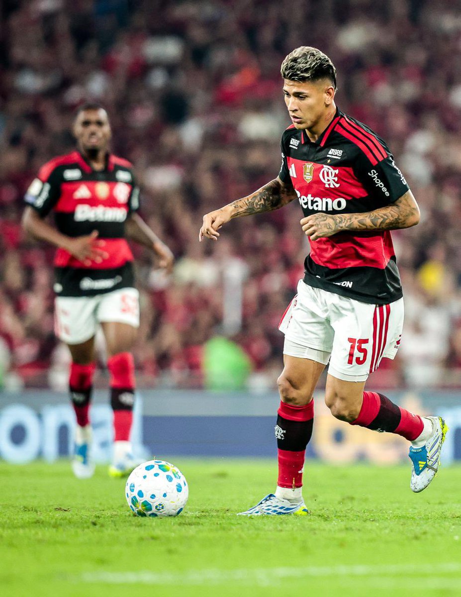 carrascal-leva-3o-cartao-amarelo-e-esta-suspenso-do-classico-diante-do-vasco