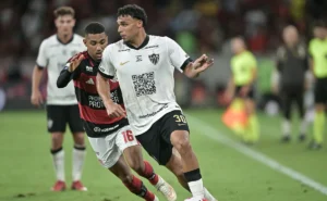 atletico-mg-abre-o-placar,-leva-a-virada-do-flamengo-e-sofre-derrota-no-brasileirao
