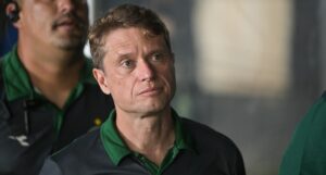 alvo-do-vasco-antes-da-contratacao-de-pedro-emanuel,-fernando-seabra-e-demitido-do-coritiba