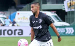 provavel-escalacao:-huguinho-e-ziyech-devem-assumir-vagas-no-botafogo-para-duelo-contra-o-remo