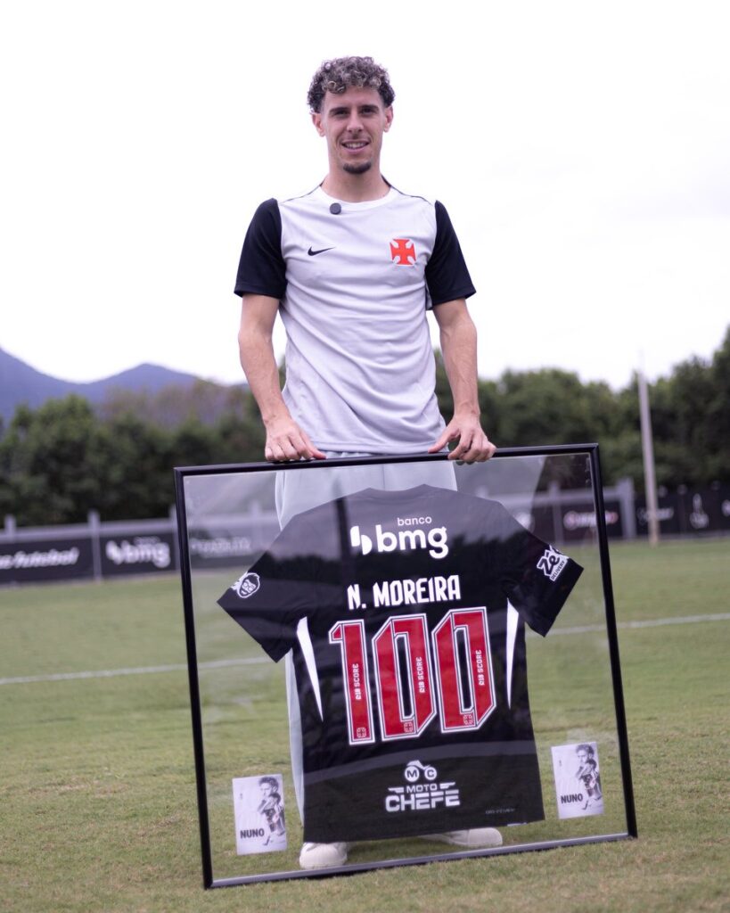 nuno-moreira-ganhou-camisa-especial-pelos-100-jogos