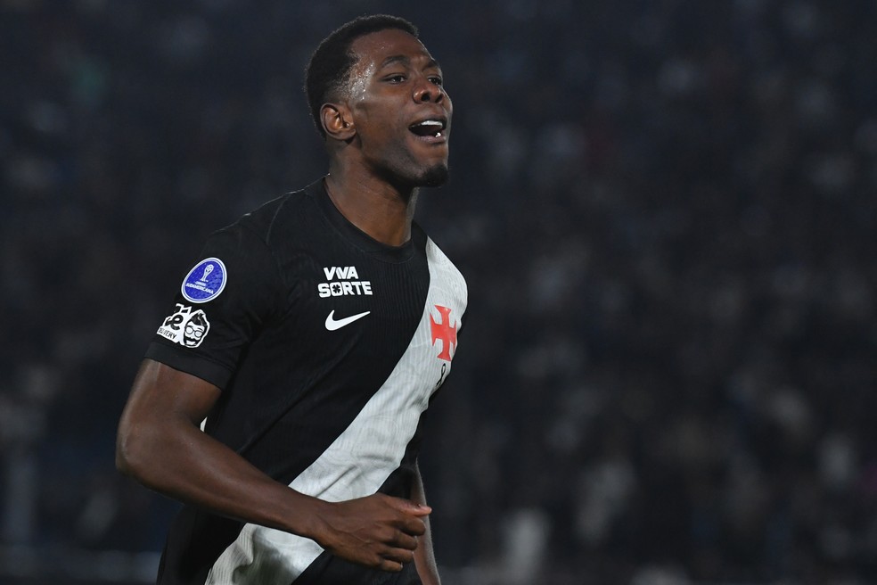 vasco-revela-que-conversa-com-galatasaray-sobre-futuro-de-cuesta