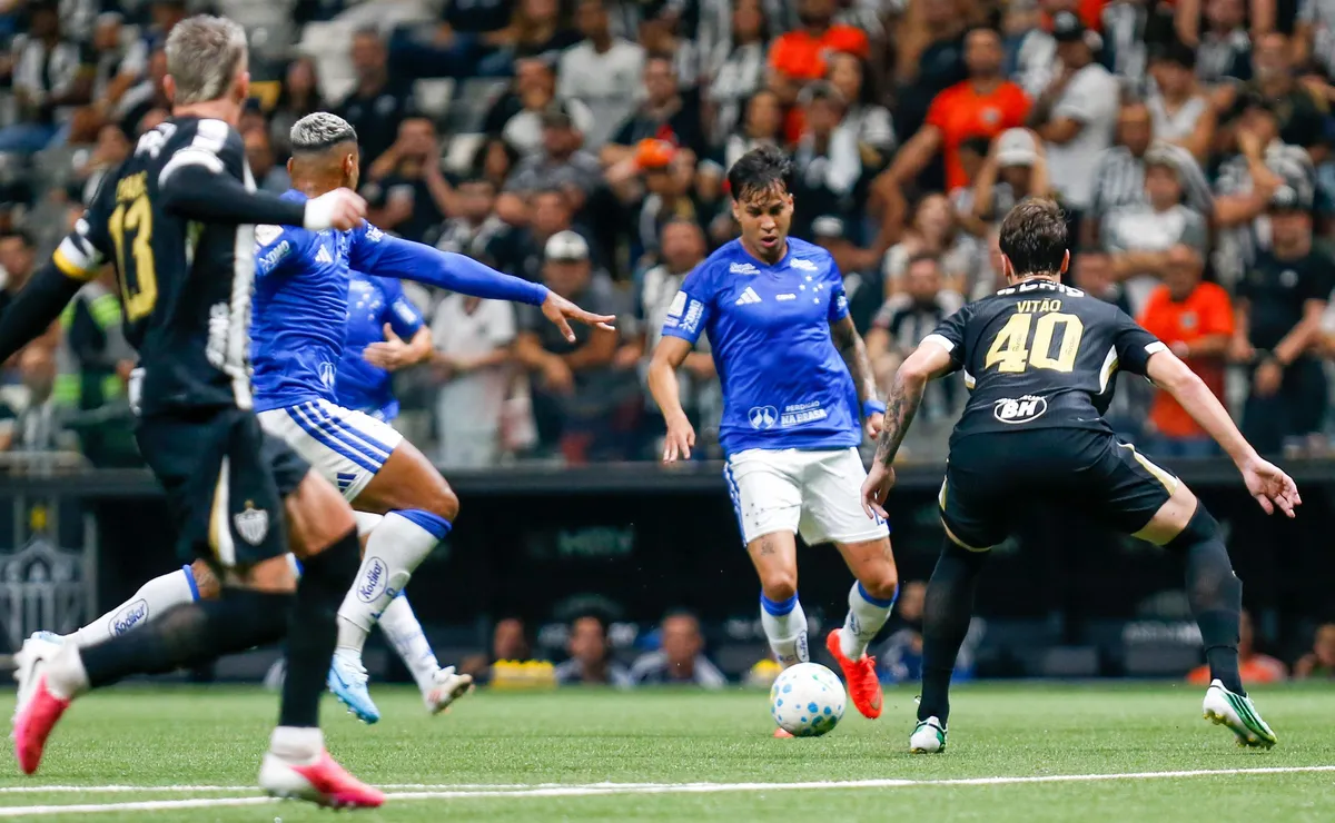 kaio-jorge-decide-com-gol-relampago-e-cruzeiro-vence-atletico-mg-por-1-a-0