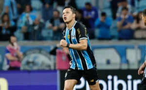 video:-gremio-vai-vencendo-o-athletico-pr-com-gol-de-marlon-e-esta-deixando-o-z-4